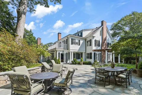 $4,150,000 | 33 Hundreds Circle, Wellesley Hills, MA 02481