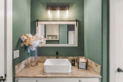 $1,285,000 | 309 Hacienda Place, Dripping Springs, TX 78620