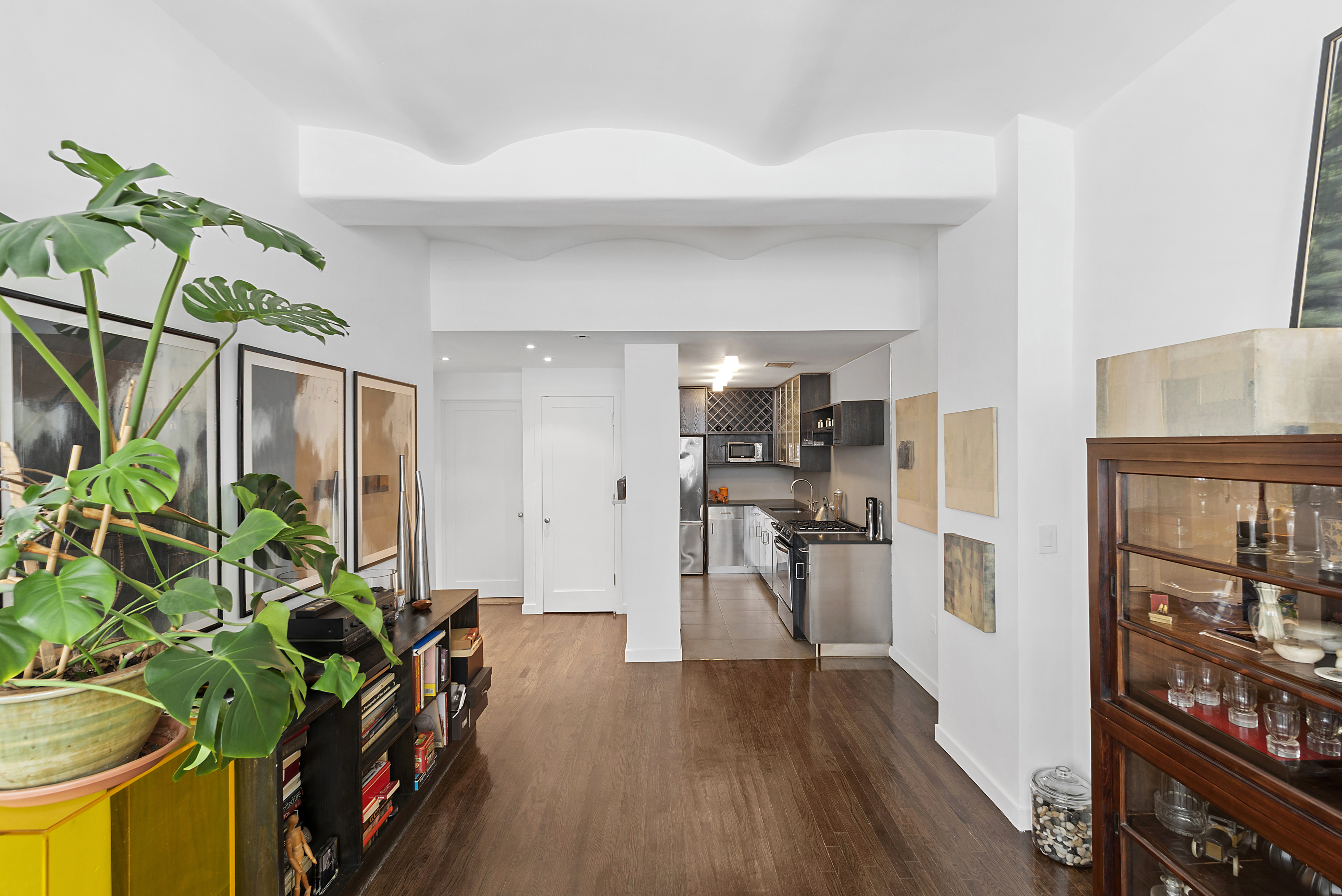 9 Barrow Street, Unit 5BC Manhattan, NY 10014 - Photo 2 of 8