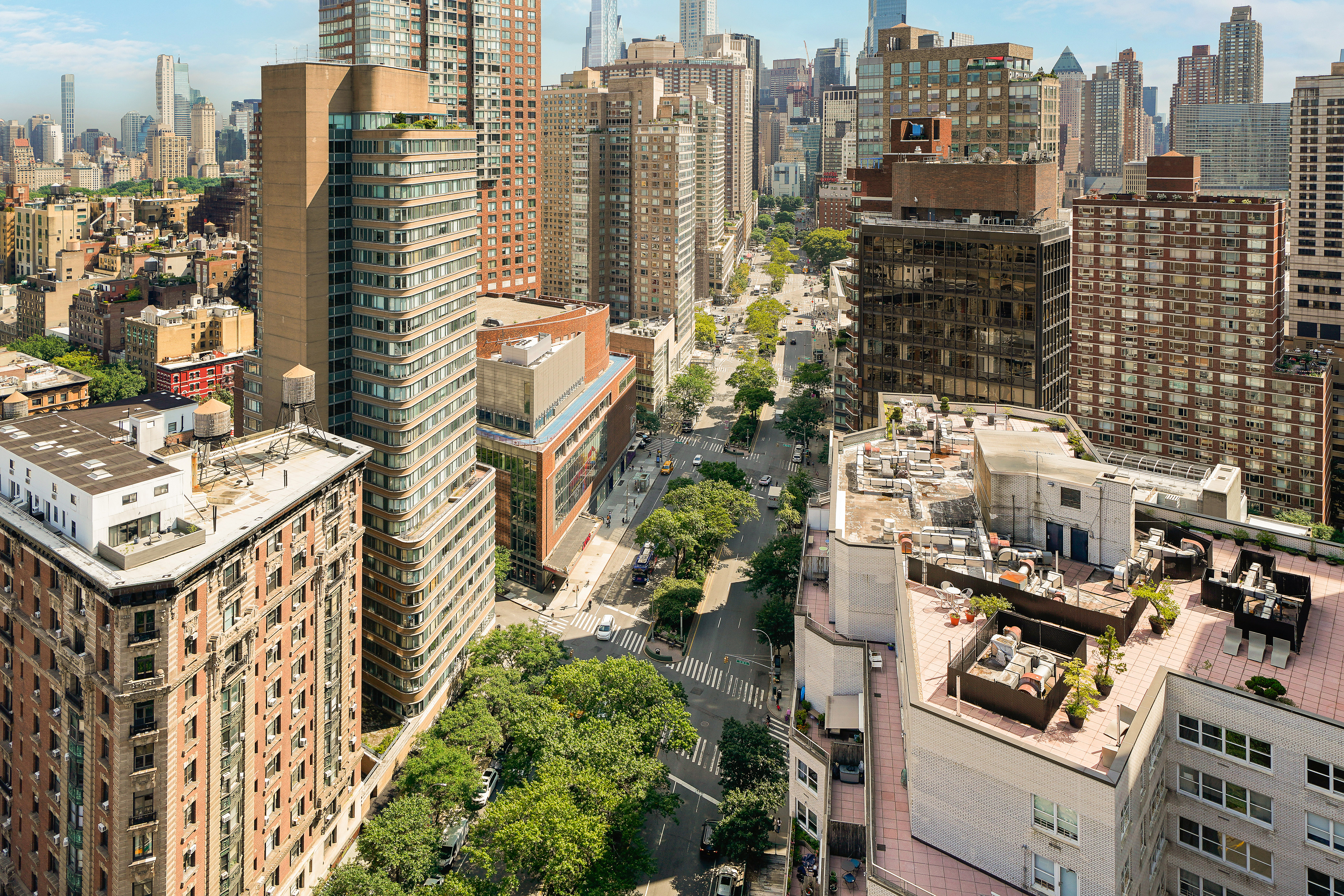 2025 Broadway, Unit 24F Manhattan, NY 10023 - Photo 10 of 11 Gallery Image 10