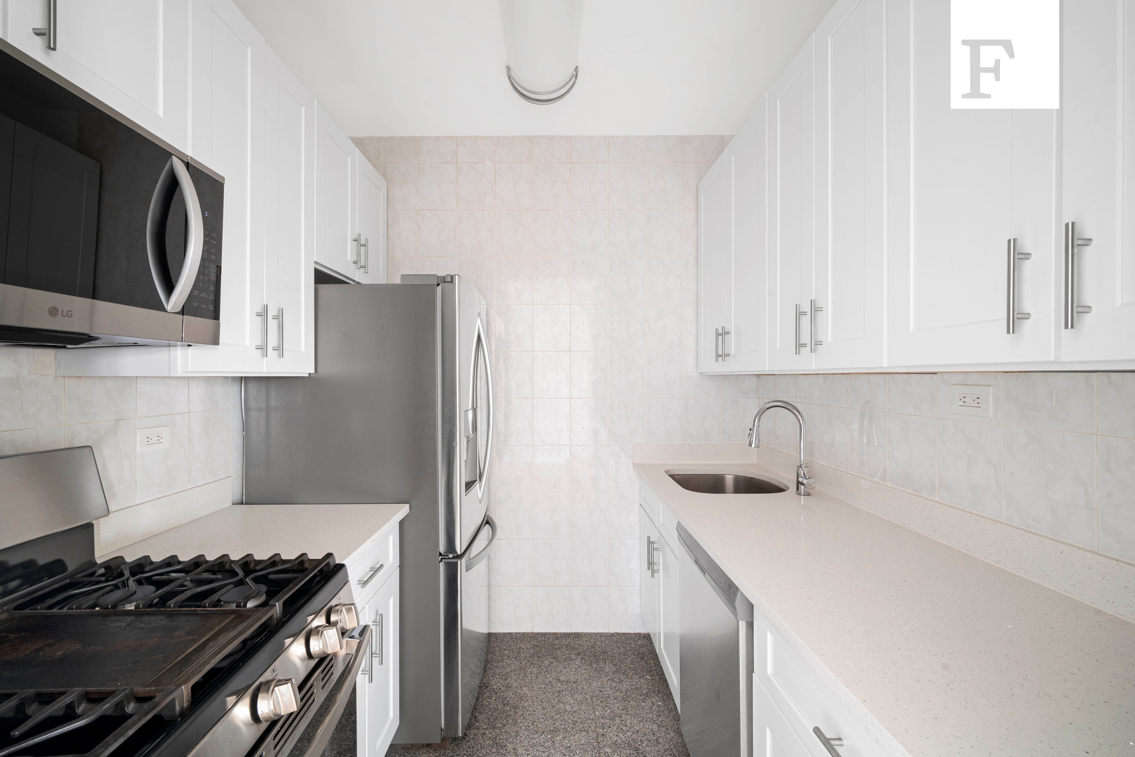 380 Rector Place, Unit 3R Manhattan, NY 10280 - Photo 8 of 10