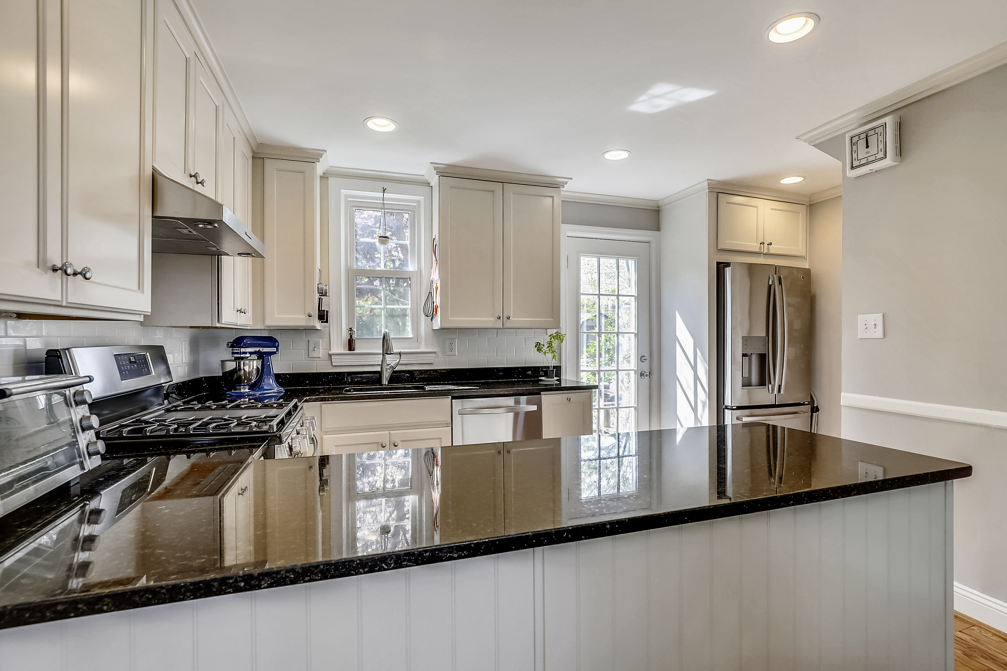 10028 Dallas Avenue Silver Spring, MD 20901 - Photo 9 of 34