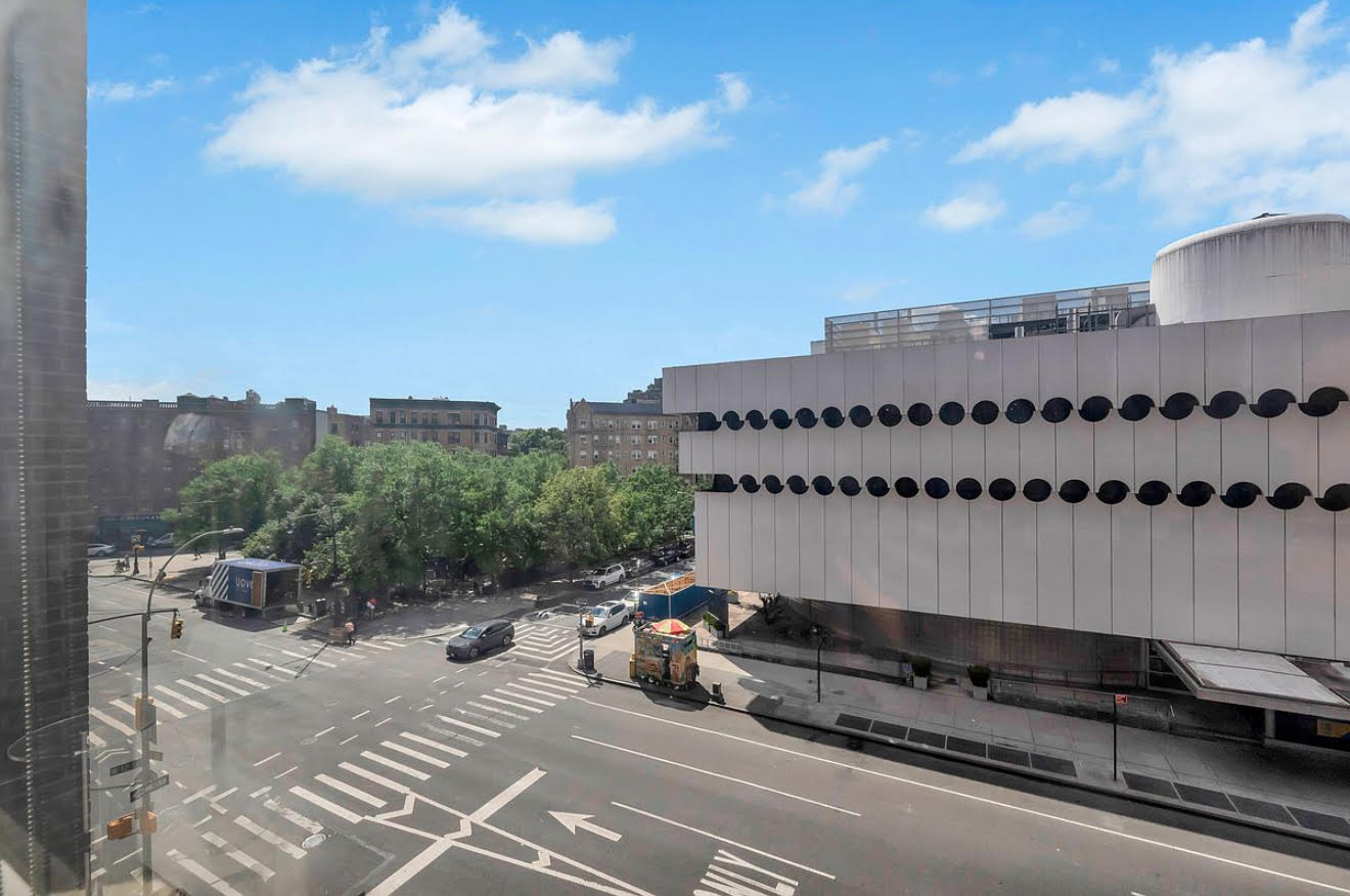175 West 12th Street, Unit 5E Manhattan, NY 10011 - Photo 13 of 22 a view of a terrace