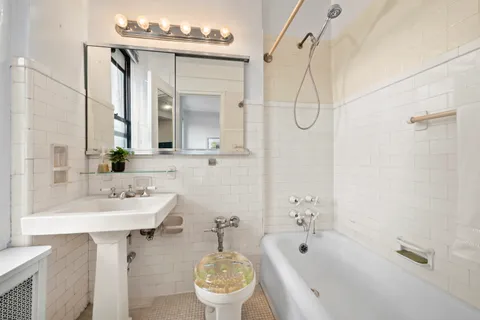 $450,000 | 225 Central Park West, Unit 919 | Upper West Side