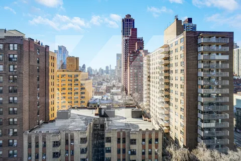 $1,395,000 | 401 East 86th Street, Unit 15C | Upper East Side