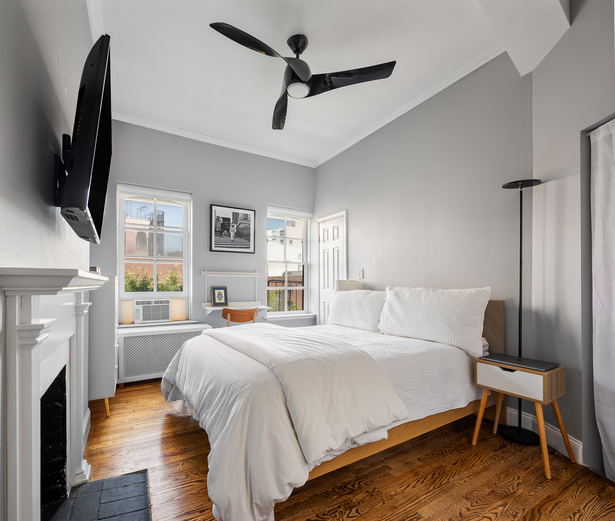715 Washington Street, Unit 8 Manhattan, NY 10014 - Photo 4 of 9