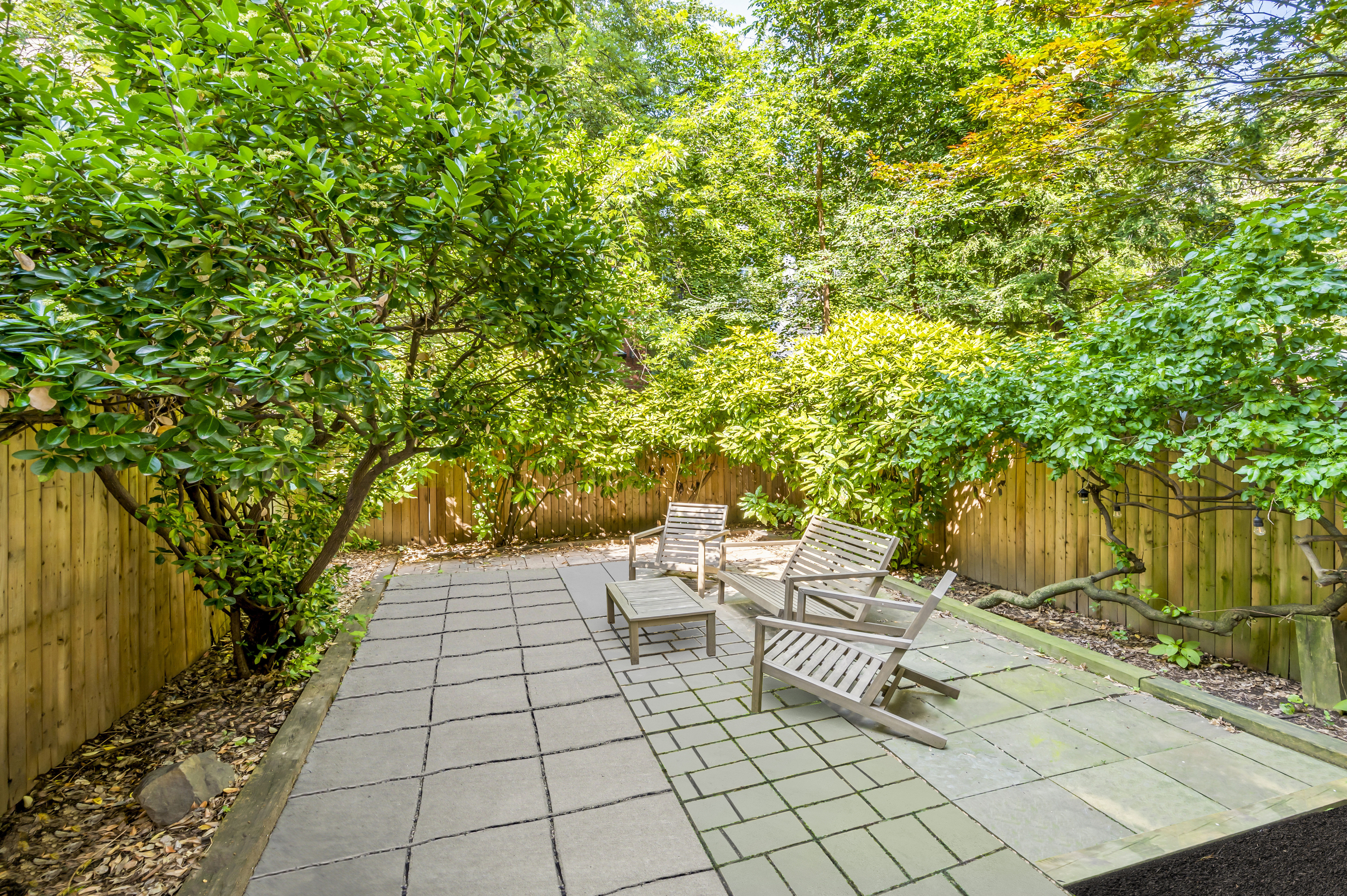 53 West 94th Street Manhattan, NY 10025 - Photo 9 of 12 a view of yard with seating space