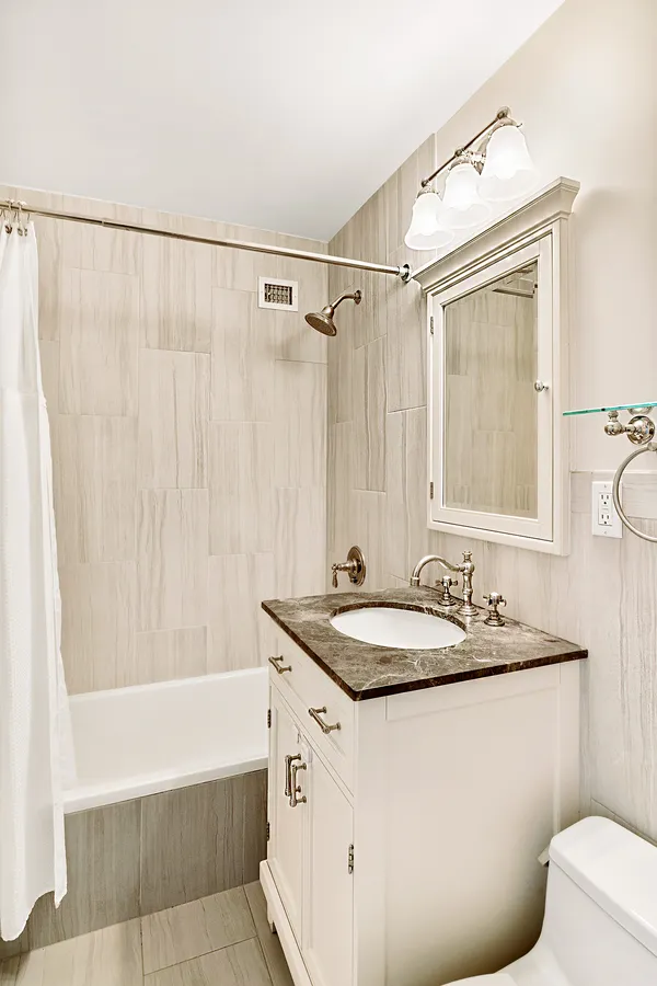 $6,759 | 555 Main Street, Unit 1115 | Roosevelt Island