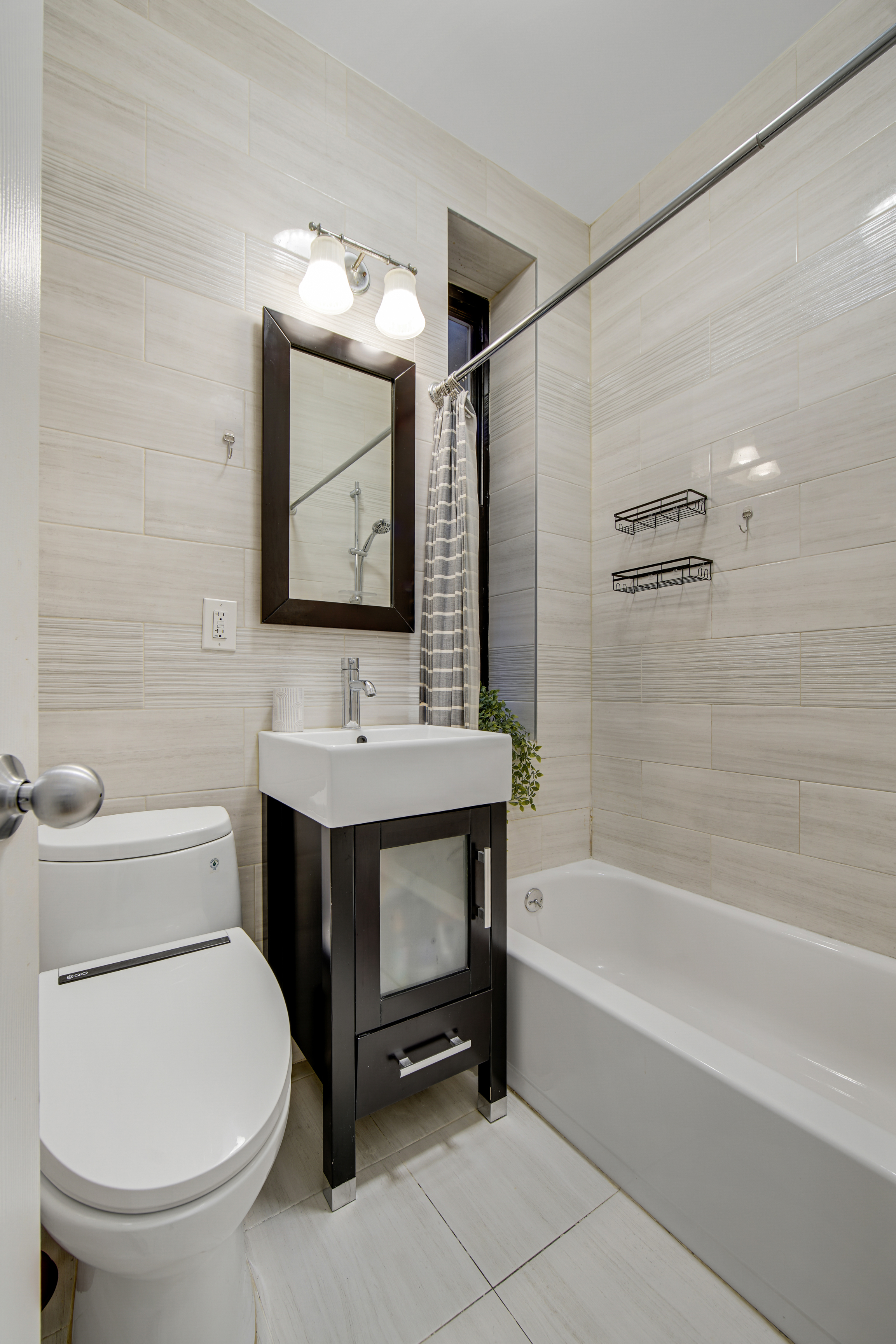 342 West 56th Street, Unit 3B Manhattan, NY 10019 - Photo 5 of 6