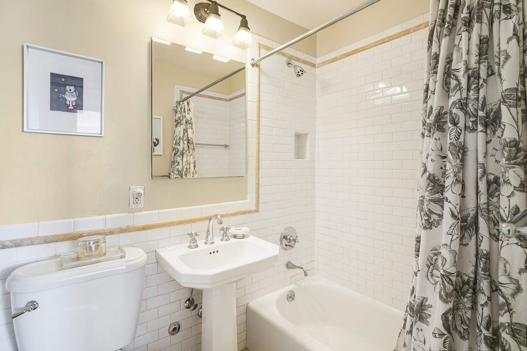 201 East 28th Street, Unit 21BC Manhattan, NY 10016 - Photo 16 of 24 a bathroom with a sink a toilet and shower