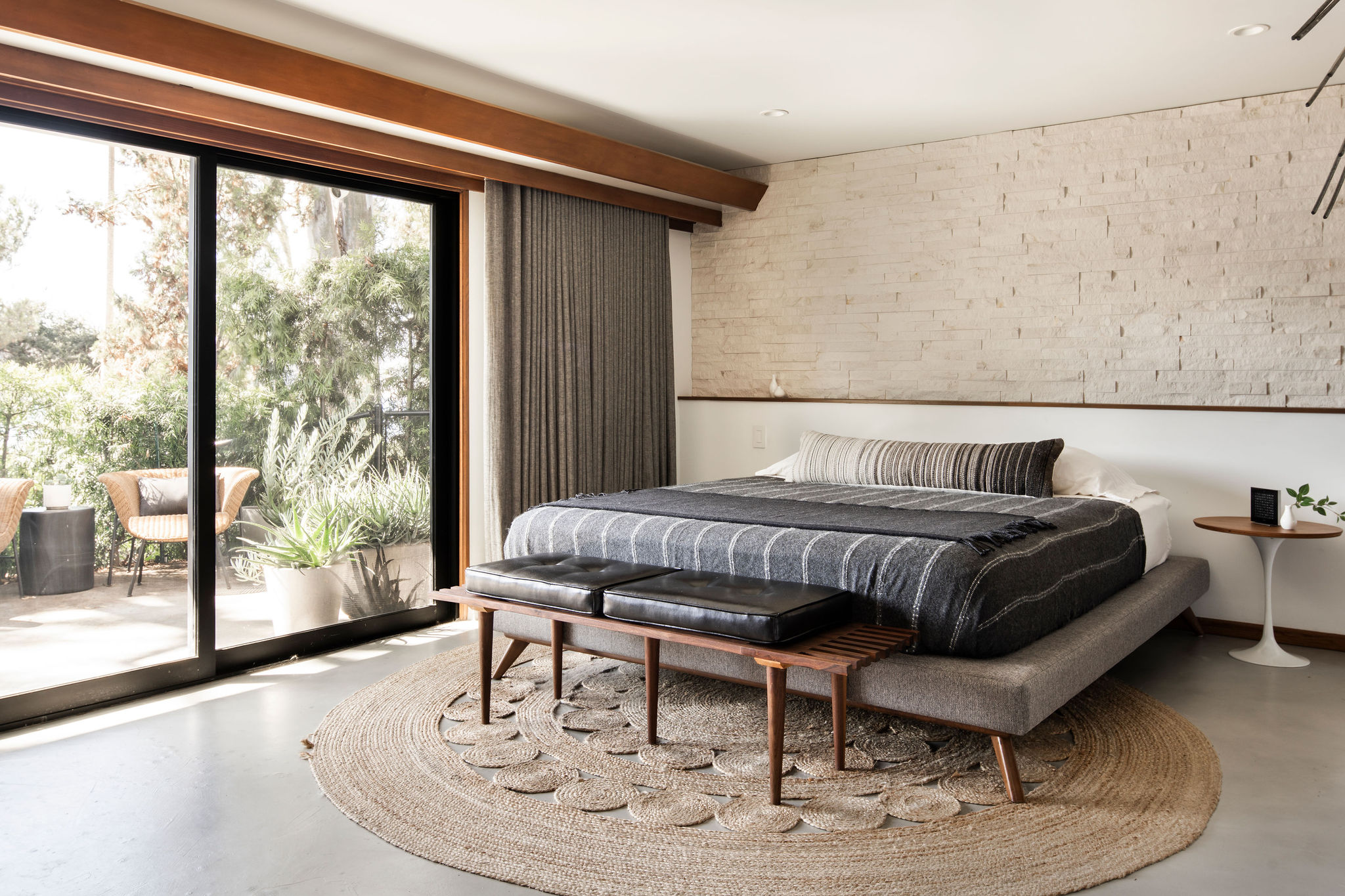 2371 Cove Ave Los Angeles, CA 90039 - Photo 28 of 43