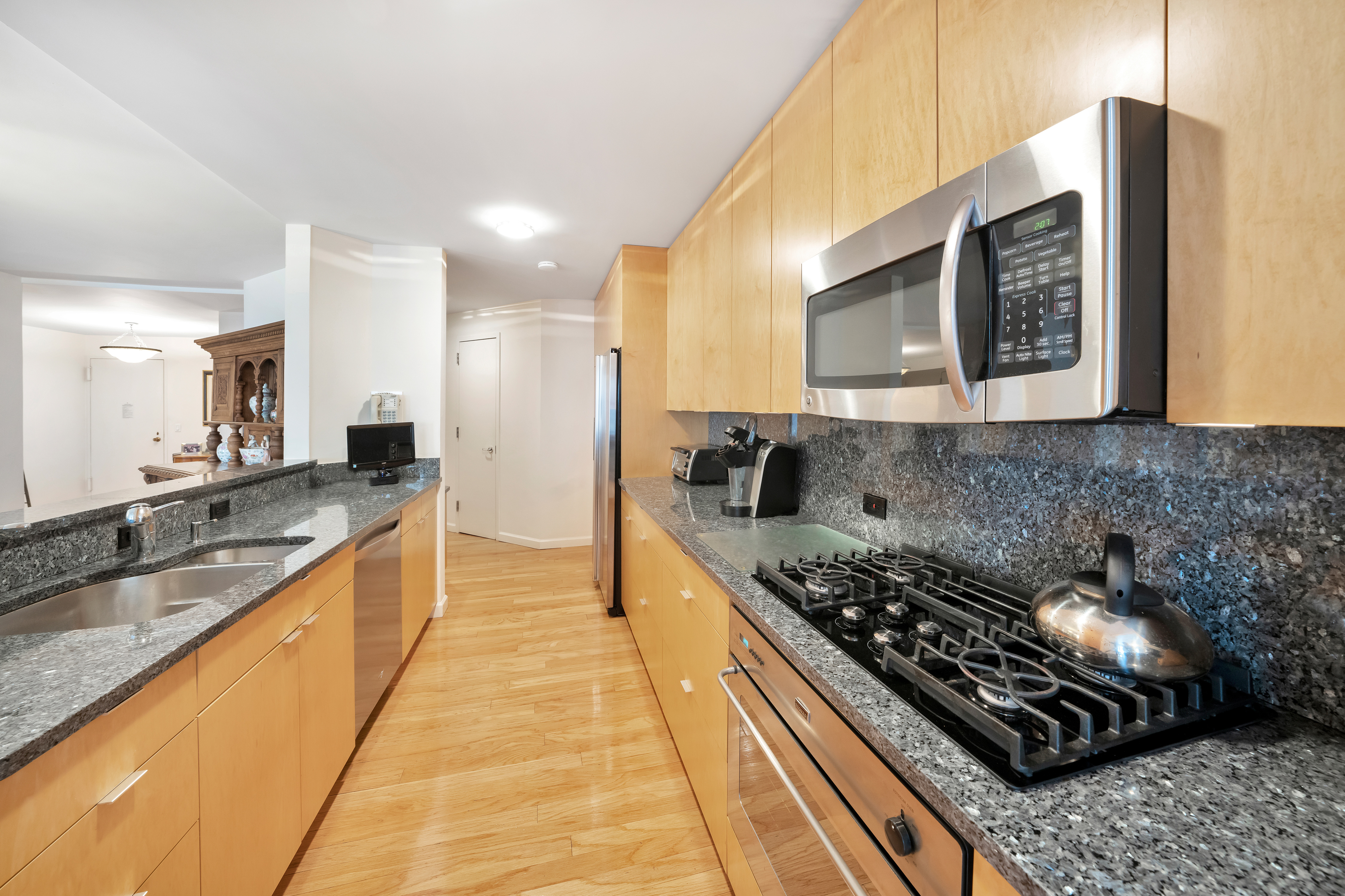 35 Sutton Place, Unit 3E Manhattan, NY 10022 - Photo 6 of 15