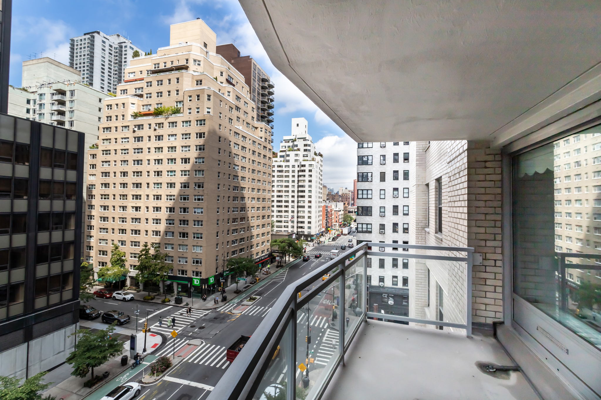 400 East 56th Street, Unit 8C Manhattan, NY 10022 - Photo 12 of 14