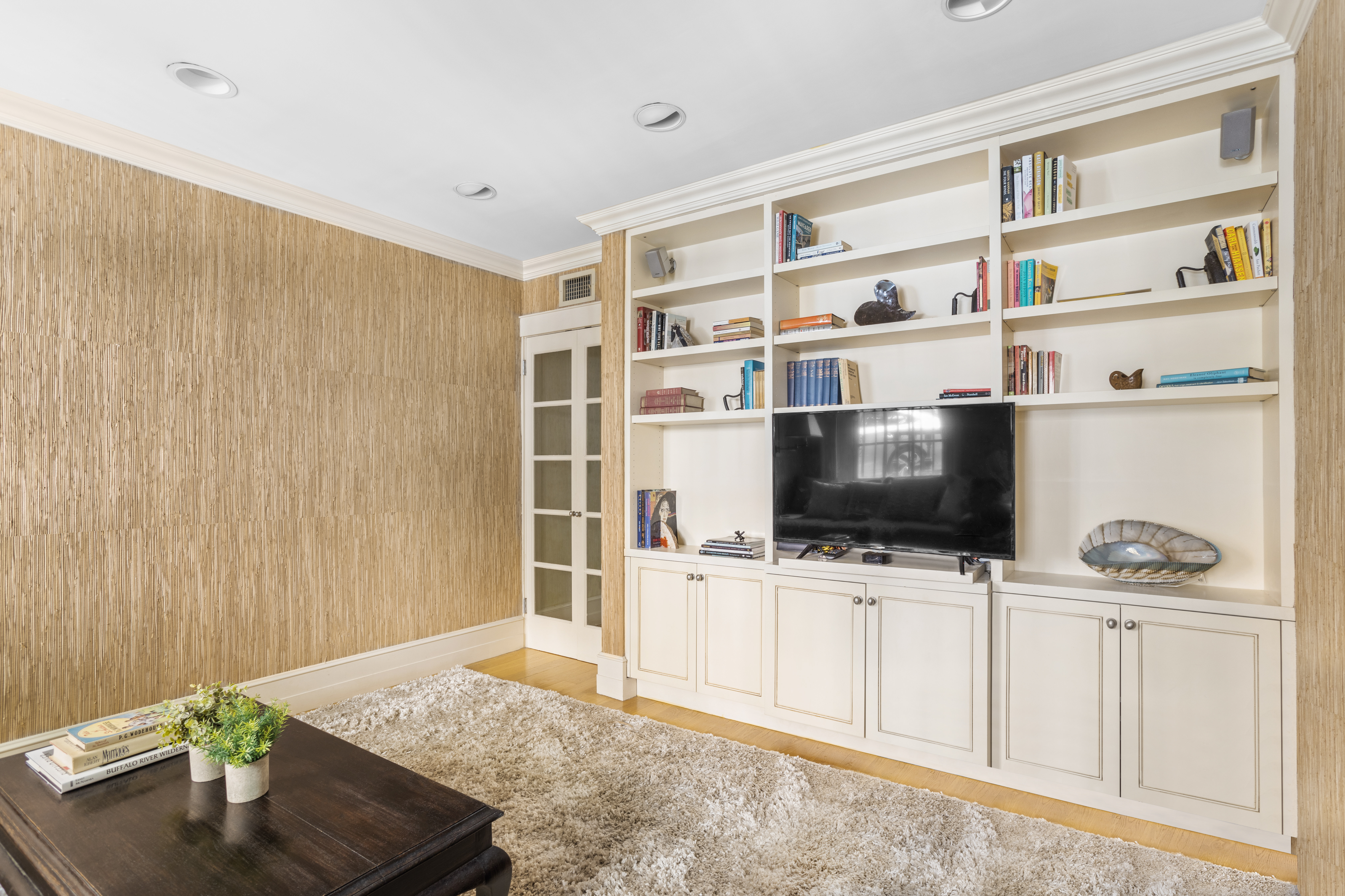 72 Perry Street, Unit GARDEN Manhattan, NY 10014 - Photo 10 of 15