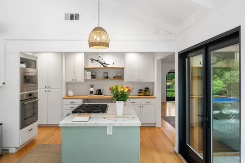 $2,895,000 | 149 Hillcrest Lane, Kentfield , CA 94904