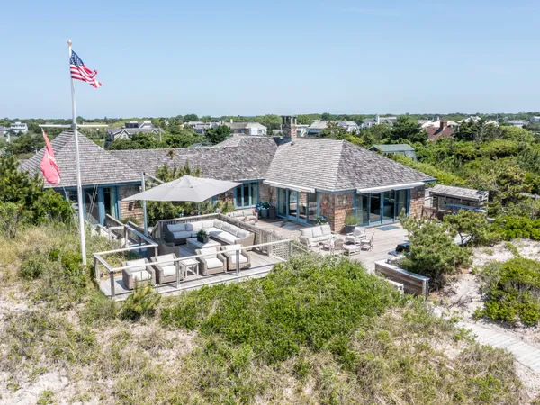 $16,999,000 | 40 Dune Road, Quogue, NY 11959