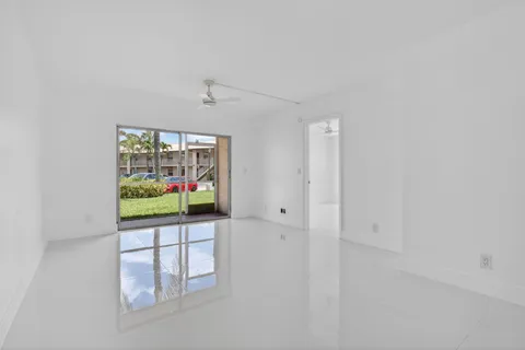 $225,000 | 5561 Lakeside Drive, Unit 107, Margate, FL 33063