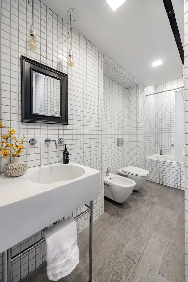 $9,800,000 | 15 East 70th Street, Unit PHB | Lenox Hill