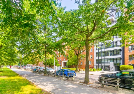 $795,000 | 309 Ocean Parkway, Unit 4F | Kensington