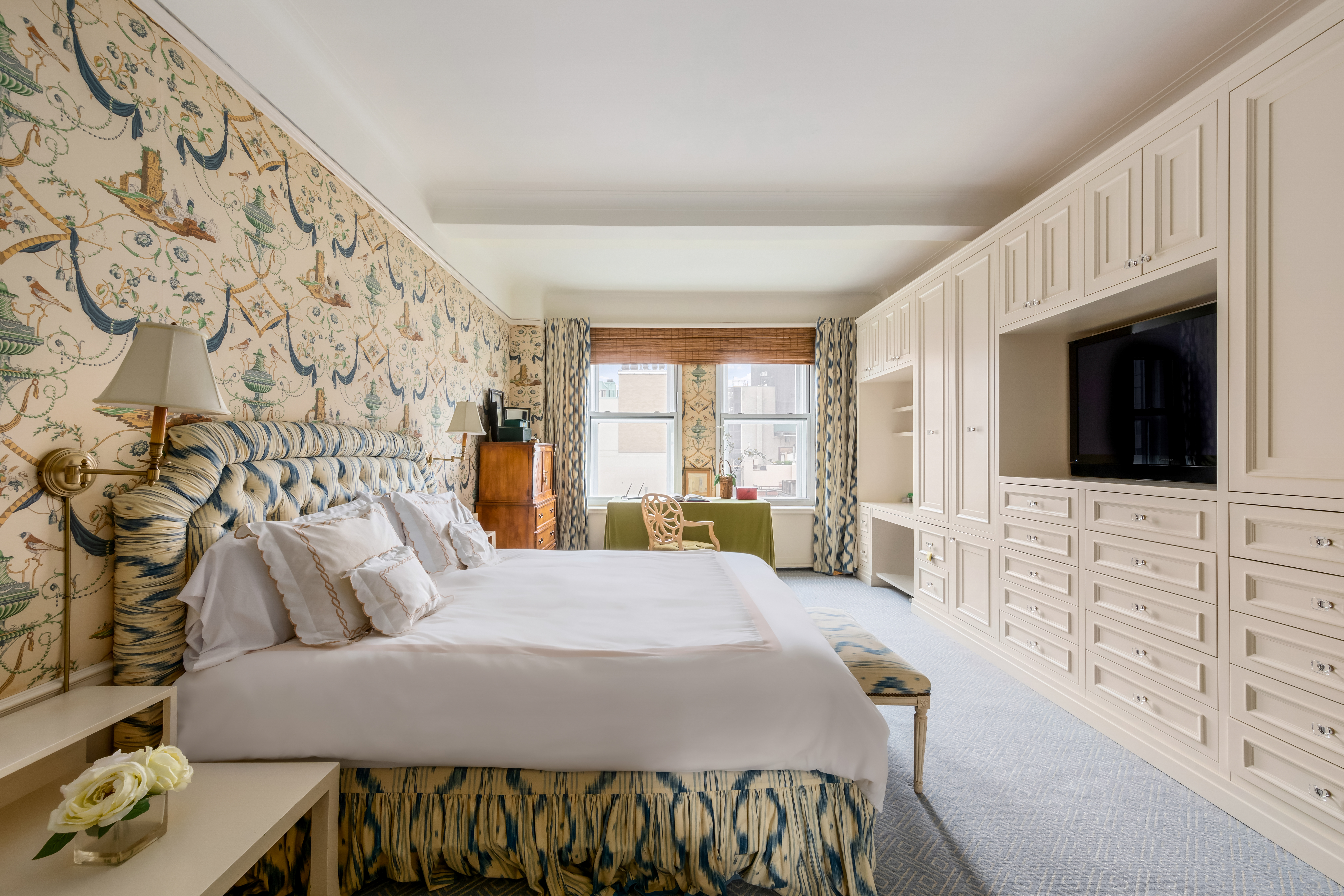 33 East 70th Street, Unit 8C Manhattan, NY 10021 - Photo 7 of 18