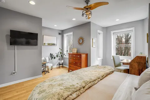 $799,900 | 313 M Street Northwest, Washington, DC 20001