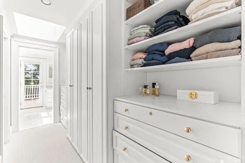 $4,150,000 | 33 Hundreds Circle, Wellesley Hills, MA 02481