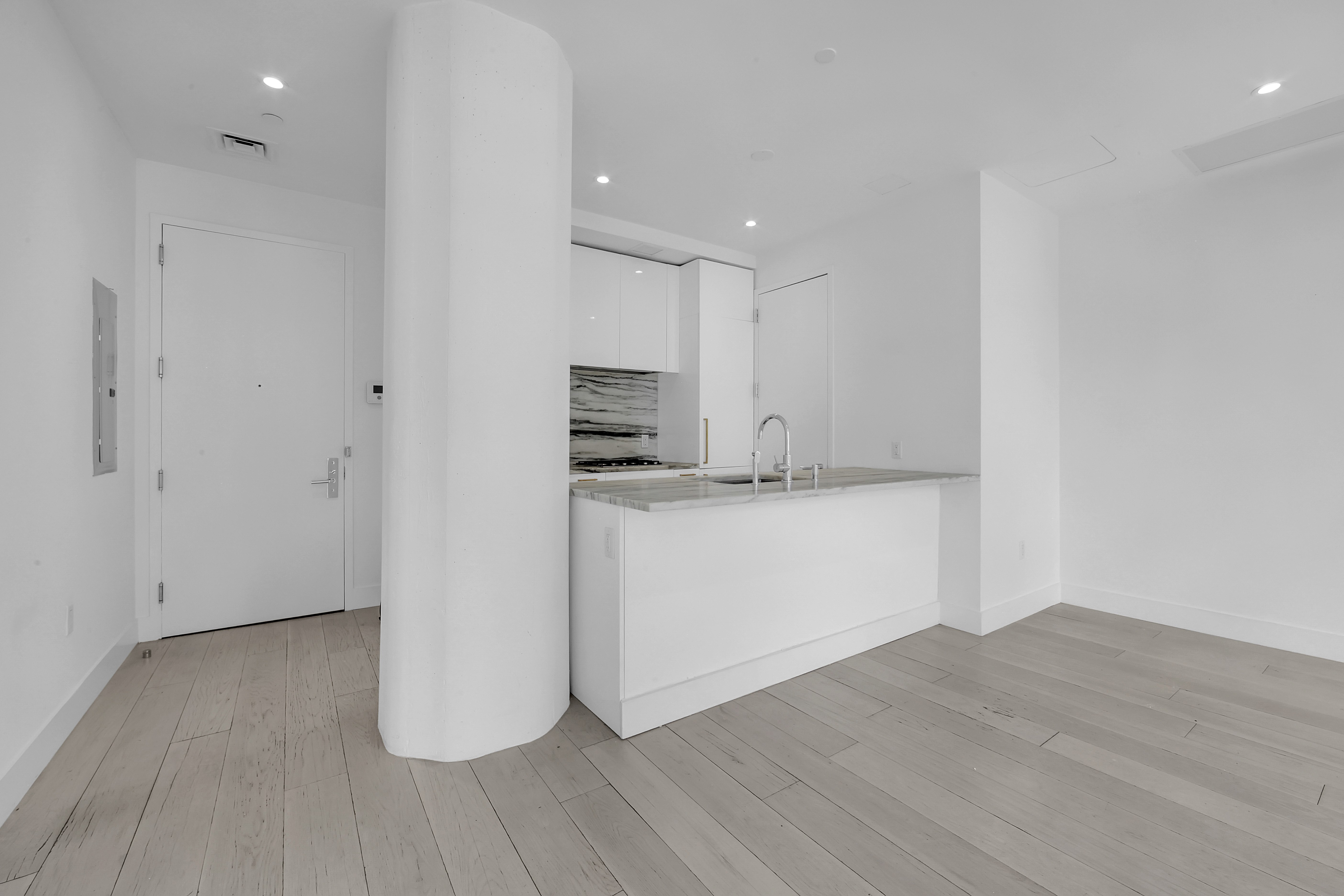 338 Berry Street, Unit 2E Brooklyn, NY 11249 - Photo 6 of 19 Gallery Image 6