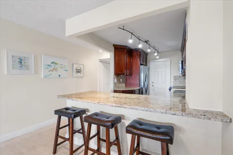 $689,900 | 1021 Hillsboro Mile, Unit 504, Hillsboro Beach, FL 33064