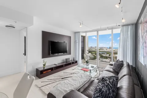 $785,000 | 1800 Sunset Harbour Drive, Unit 2409, Miami Beach, FL 33139
