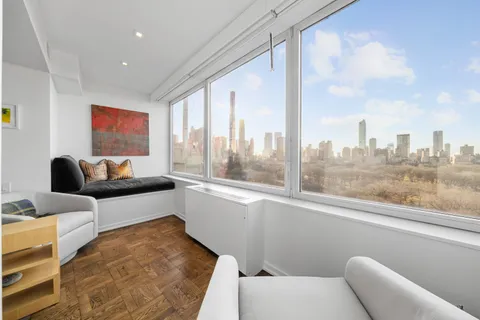 $4,650,000 | 860 5th Avenue, Unit 18A | Lenox Hill