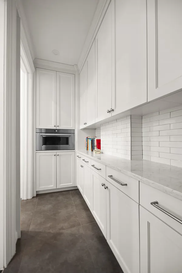 $2,895,000 | 895 West End Avenue, Unit 1B | Upper West Side