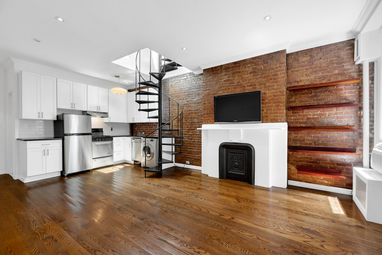 212 East 70th Street, Unit 4C Manhattan, NY 10021 - Photo 5 of 8