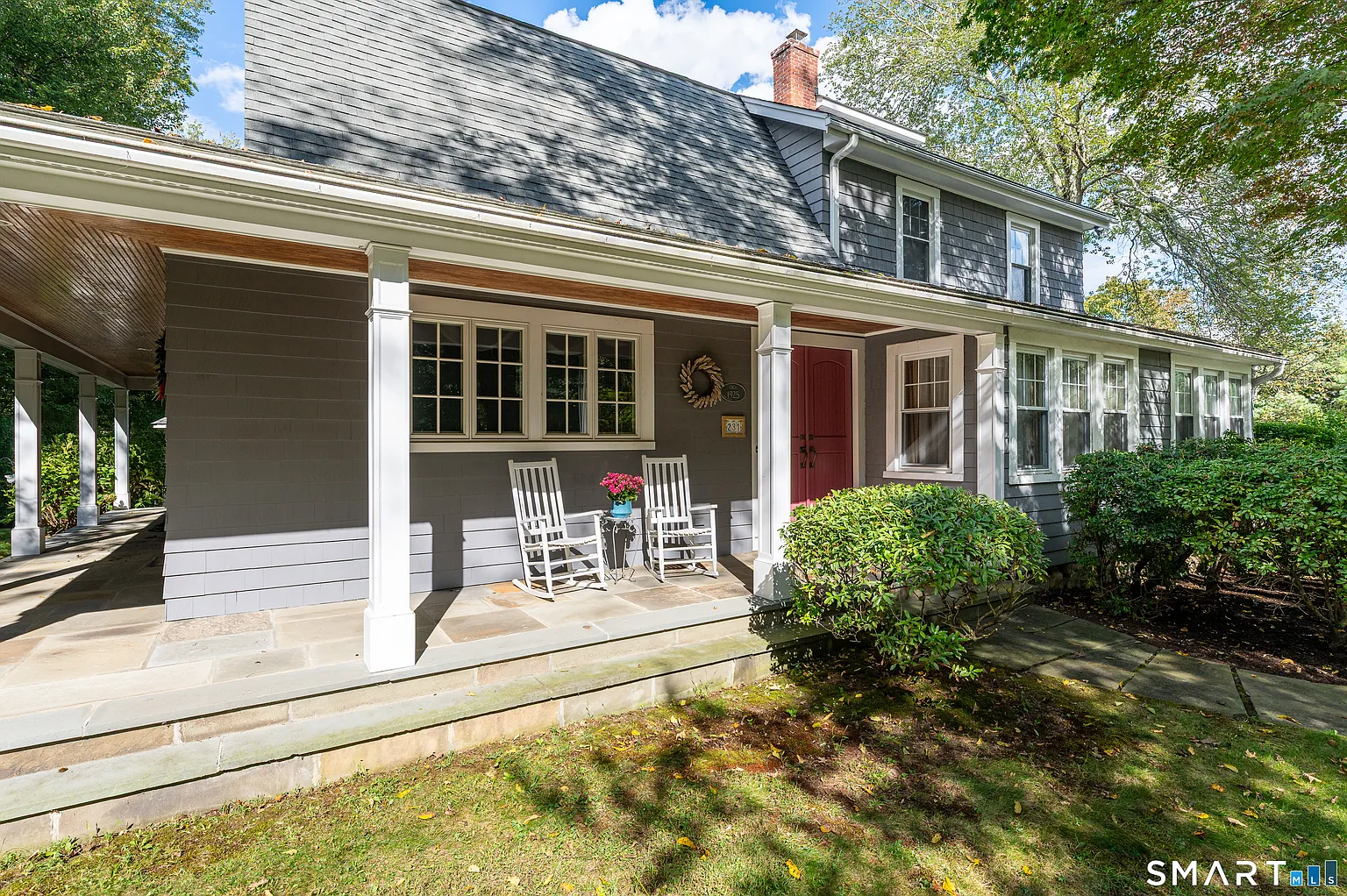 231 Roxbury Road Stamford, CT 06902 - Photo 3 of 39