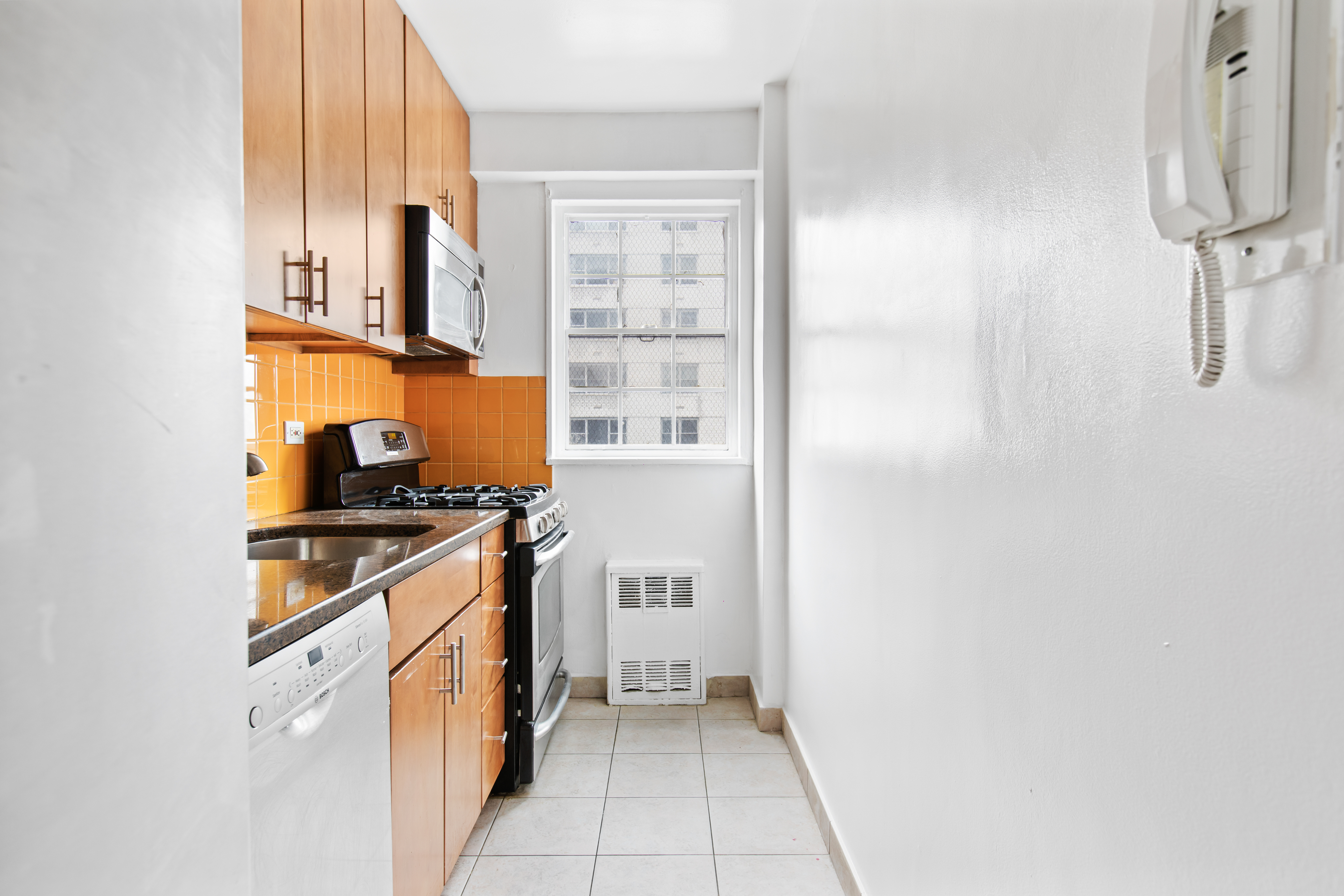 175 West 12th Street, Unit 11H Manhattan, NY 10011 - Photo 2 of 6