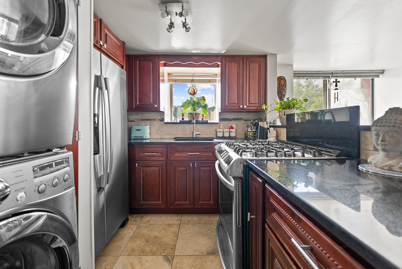 61-20 71st Avenue, Unit D2C Queens, NY 11385 - Photo 3 of 9