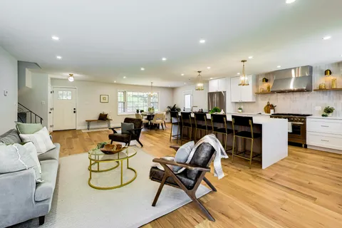 $1,095,000 | 11832 Enid Drive, Potomac, MD 20854