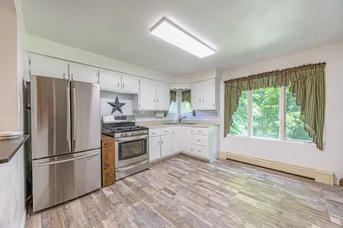 Contact Agent | 1137 Constitution Street, Tarentum, PA 15084