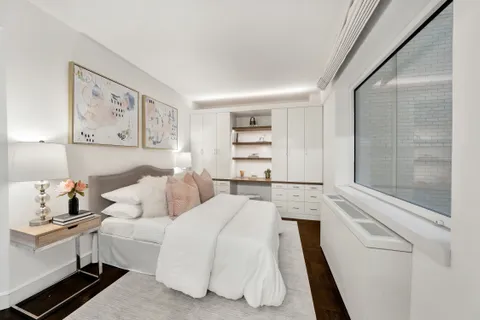 $1,649,000 | 860 5th Avenue, Unit 4M | Lenox Hill