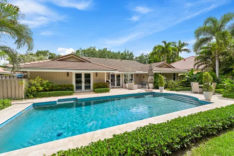 $1,200,000 | 10 Bentwood Road, Palm Beach Gardens, FL 33418