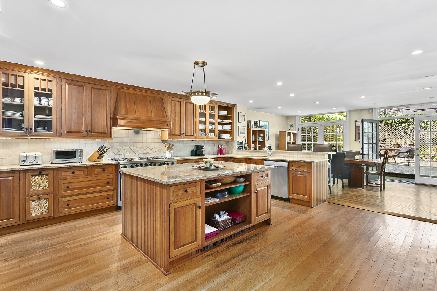 323 West 87th Street Manhattan, NY 10024 - Photo 9 of 12