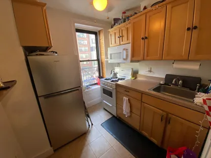 $3,000 | 1643 York Avenue, Unit 4E | Upper East Side