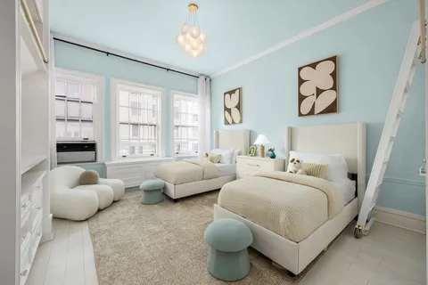 $4,950,000 | 45 East 66th Street, Unit 3W | Lenox Hill