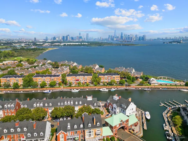 $625,000 | 15 Freedom Way, Unit 409, Jersey City, NJ 07305