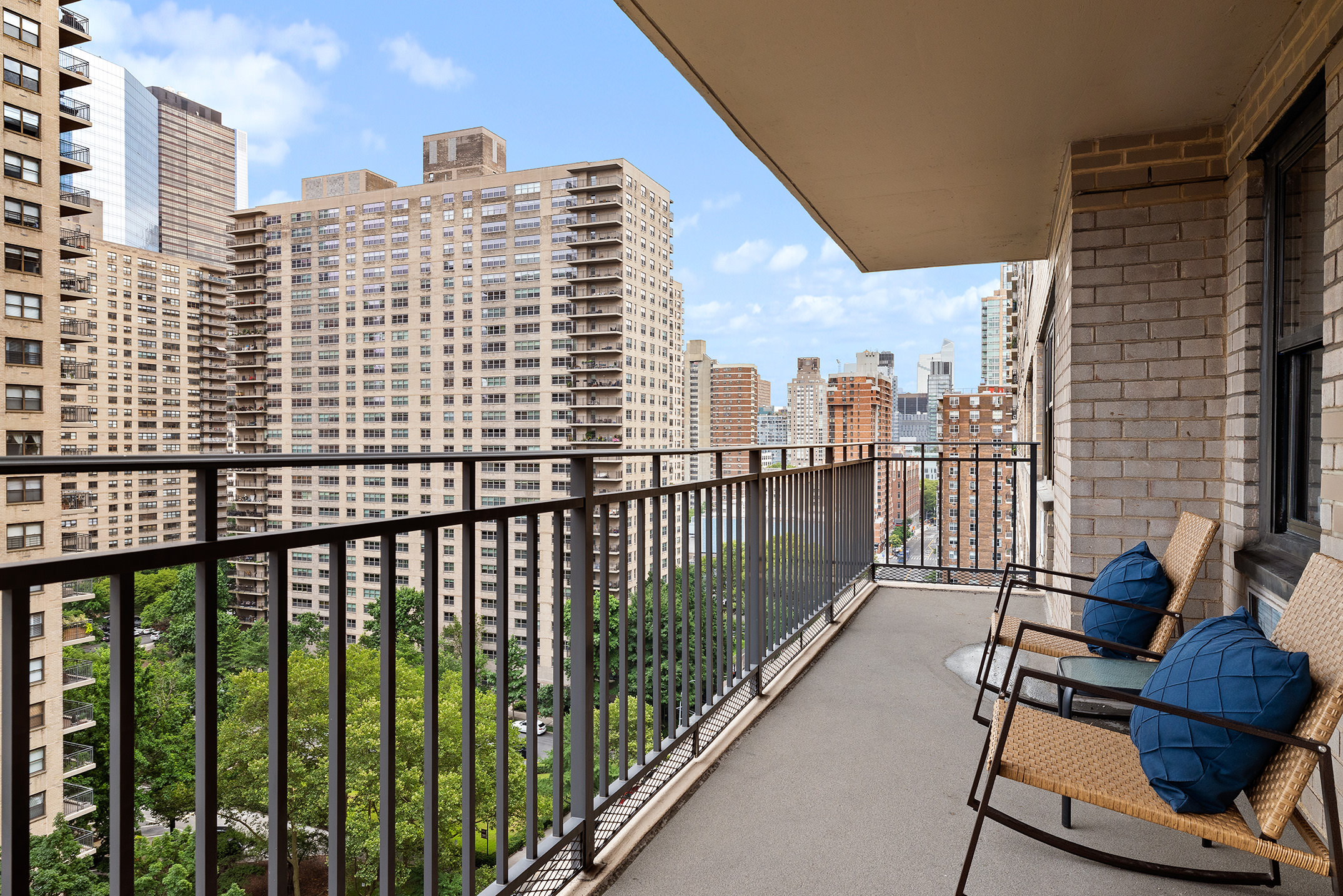 185 West End Avenue, Unit 16D Manhattan, NY 10023 - Photo 9 of 11 a view of balcony with a potted plant