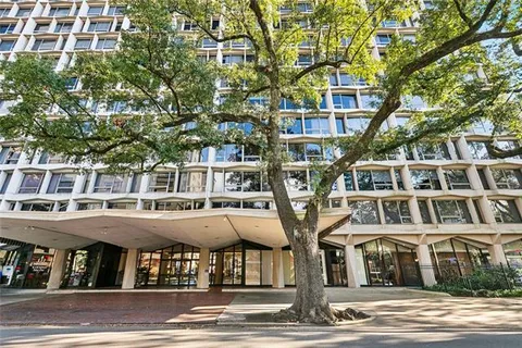 $475,000 | 2100 St Charles Avenue, Unit 7M, New Orleans, LA 70130