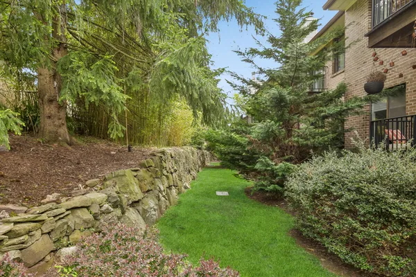 $599,000 | 12 Louisburg Square, Verona, NJ 07044