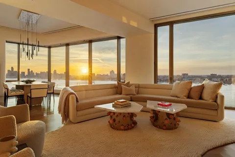 $27,500,000 | 551 West 21st Street, Unit PH19 | Chelsea