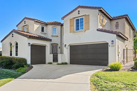 $1,395,000 | 475 Taylor Drive, Oceanside, CA 92056