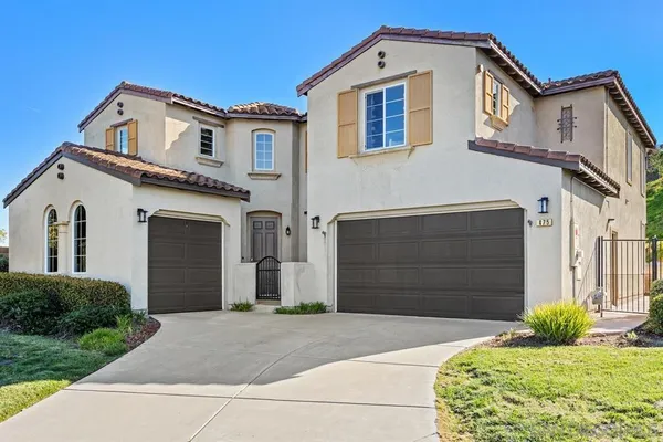$1,395,000 | 475 Taylor Drive, Oceanside, CA 92056