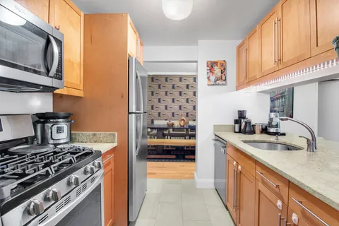 $1,200,000 | 380 Lenox Avenue, Unit 3J | Central Harlem